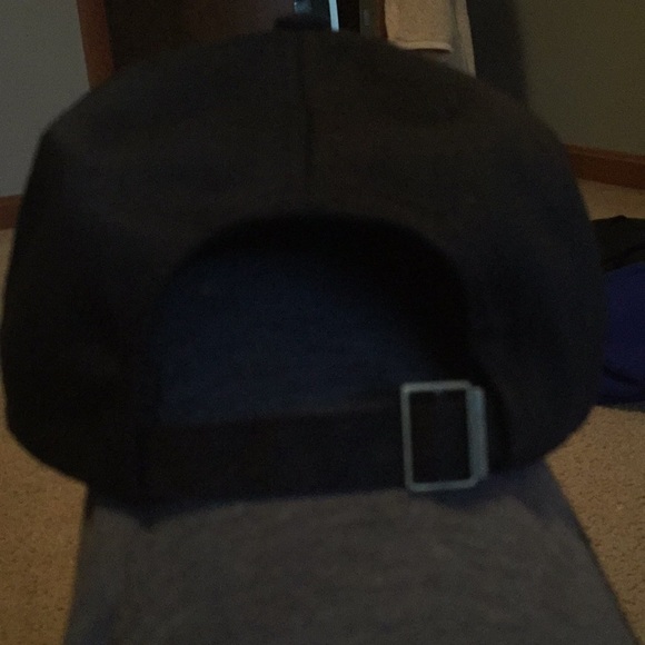 Baseball cap - Picture 4 of 4
